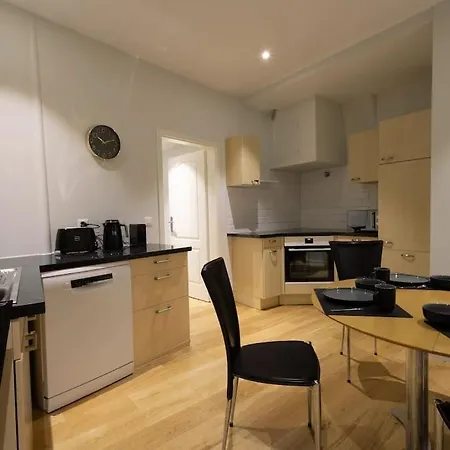 Apartment ꨄ Centre Historique Visp, 6 Pers, Unique *